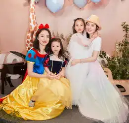 真闺蜜董璇不惧骂声力挺李小璐新剧,投资人贾乃亮至今一声不吭