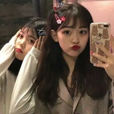 网易云热评正在看书一个女生过来叫我老公,后来去找她,但是