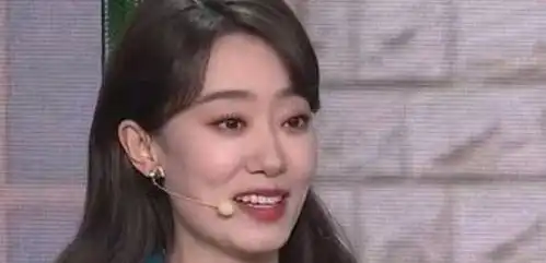 春晚镜头偏心,易烊千玺邓超露出小瑕疵,赵丽颖张小斐惊鸿一瞥