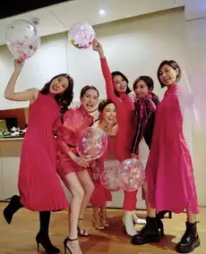 胡杏儿路透照状态极佳,产后四个月全然看不出