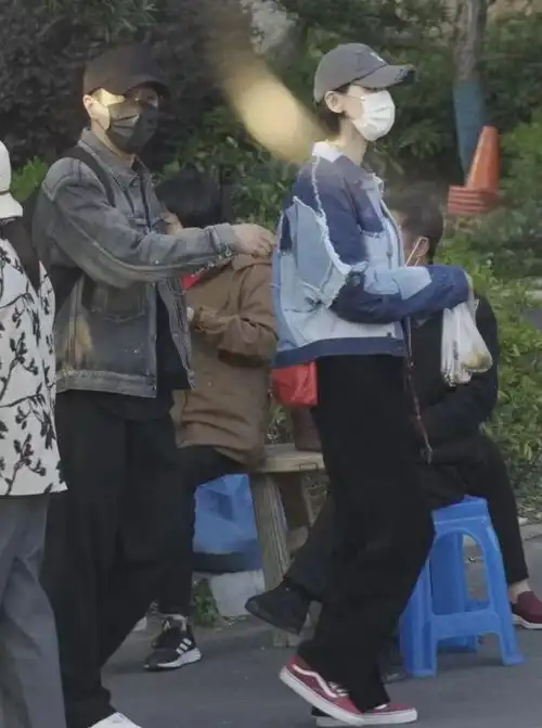 李晓峰感情史被扒,离婚育有一子,富商老公与沈腾汪小菲是好友