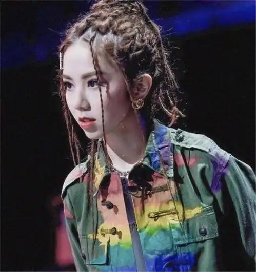 脏辫的女生多霸气邓紫棋还好,热巴还好,看到赵露思还是你吗