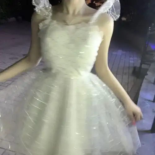 闺蜜头像同样的发型和衣服我只愿意和你撞衫