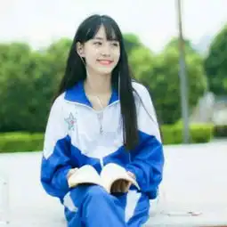韩范闺蜜头像四人四张背影图片长大了就会懂得接受