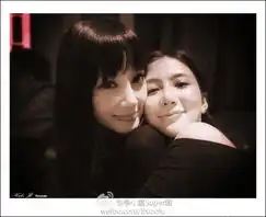 李小璐晒甘薇霍思燕私密照假脸姐妹团成员揭秘