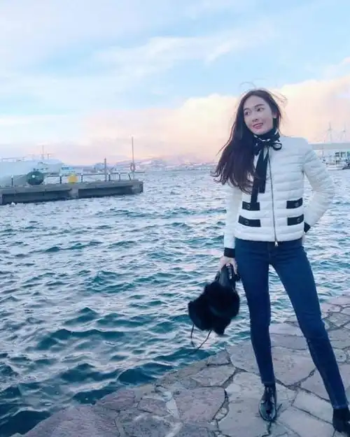 颜值超高的闺蜜jessica金秘书10年低调闺蜜情大放闪