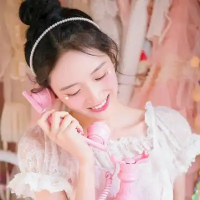 qq闺蜜头像一对两张唯美我害怕有人比我对你更好