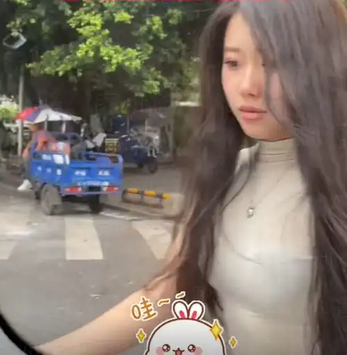 不接受姐弟恋女子把闺蜜介绍给弟弟被拒,看到真人后险些流口水