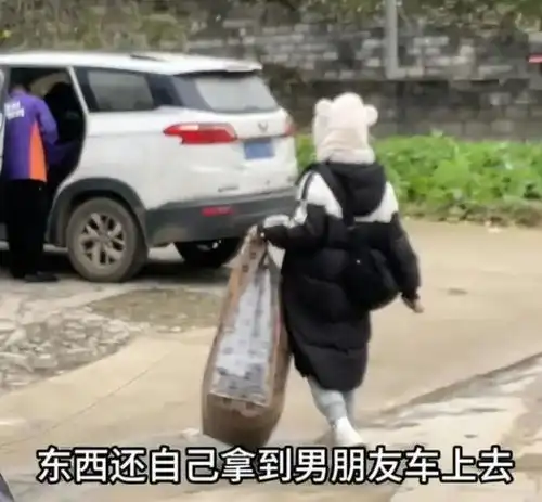 回顾女子大半夜和男友分手,第二天就和好,闺蜜小丑竟然是自己