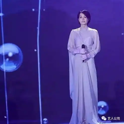 王菲那英用20年告诉我们,好闺蜜不止一起搓麻还要一起走向完美