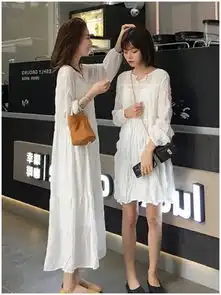 街拍美女小姐姐闺蜜行,这样出风头,能考虑一下路人的感受吗