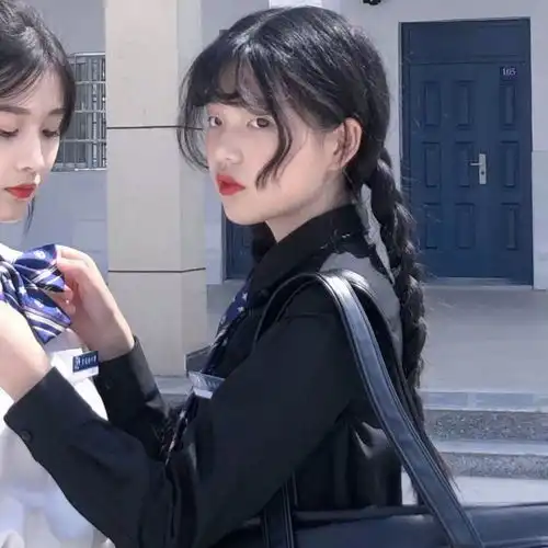 闺蜜头像不是影子一样的朋友,却在光明和黑暗的日子里相随