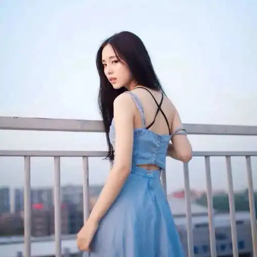 四人闺蜜头像丨你我初相识一个年少一个无知