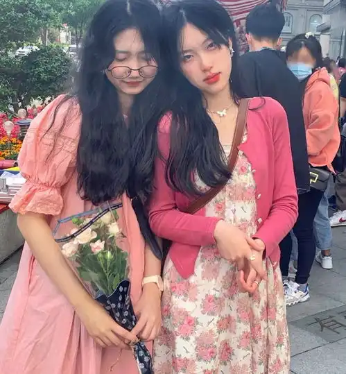 闺蜜头像看了会回忆起以前的快乐时光