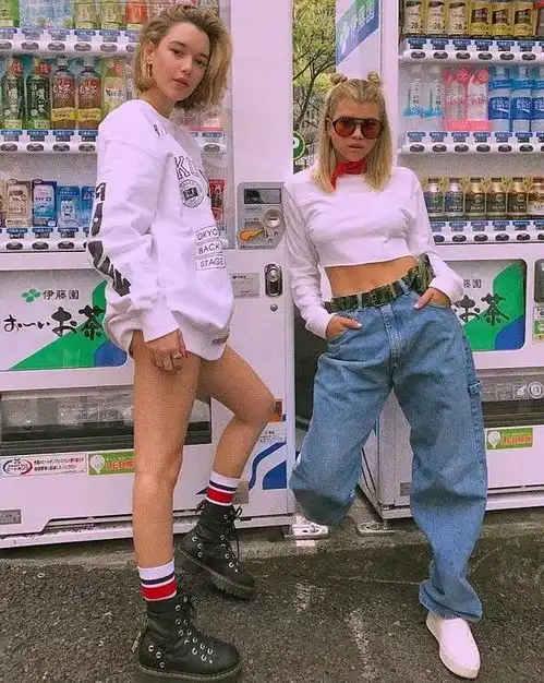 抖音最会拍照的时尚博主,手把手教你拍闺蜜照