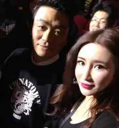 王宝强新女友是前经纪人宋喆情人本尊回应马蓉闺蜜真不认识