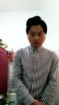 手机拍照为啥那么丑啊拍三张怎么看着不像同一个人啊第一张是前置摄像头拍的,第二张是后置摄像头拍的,