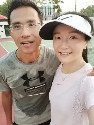 网球世界冠军嫁香港富豪,变阔太后和郭晶晶成闺蜜,退役后愈发美
