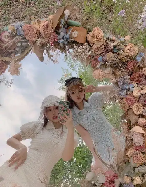 周扬青罗志祥分手后,微博晒春游照,网友太美太性感