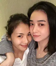 唐嫣刘亦菲张靓颖自拍被称史上最美合影盘点深藏友谊的小船娱乐圈好闺蜜组图