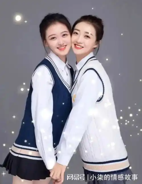 世上靓丽母女拍摄学院风写真,两人似闺蜜,谁是妈妈谁是女儿