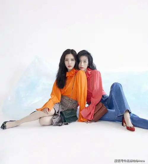 赵丽颖李冰冰罕见合体,穿印花闺蜜装,一个气场全开一个甜美可爱