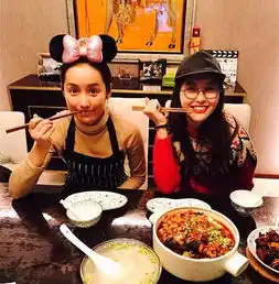 唐嫣隐藏多年的闺蜜曝光,在事业上升期结婚,还比杨幂更美