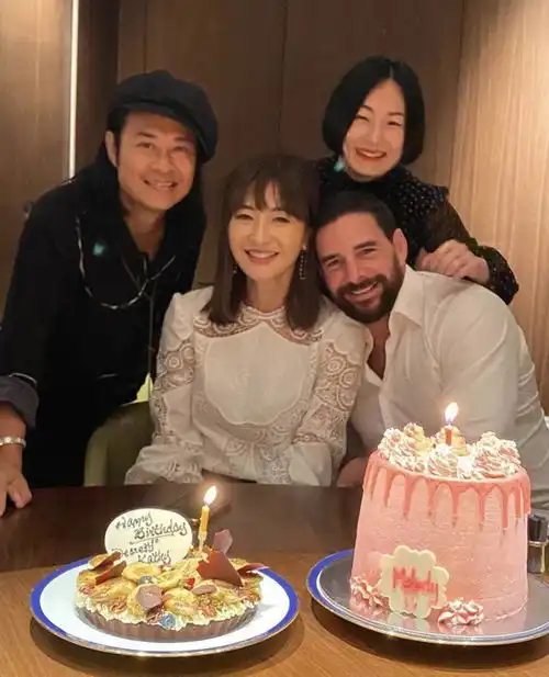 壕刘嘉玲约周汶锜聚会品葡萄酒,三姐妹一晚喝掉两套房
