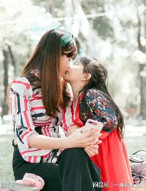 用妻子手机发消息提醒丈母娘生日,发现备注号码后,结束6年婚姻