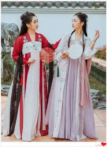 最近火了闺蜜汉服,款款都超美,网友找个闺蜜一起穿