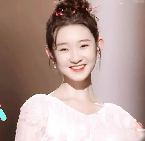 硬糖少女七人,张艺凡头像合照上却只有六人,看清少谁真用心